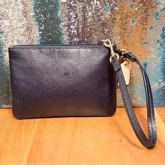 Coach Classic “Old Money” aesthetic Crossgrain Leather Navy/Cream Wristlet (EUC) - Picture 11 of 17